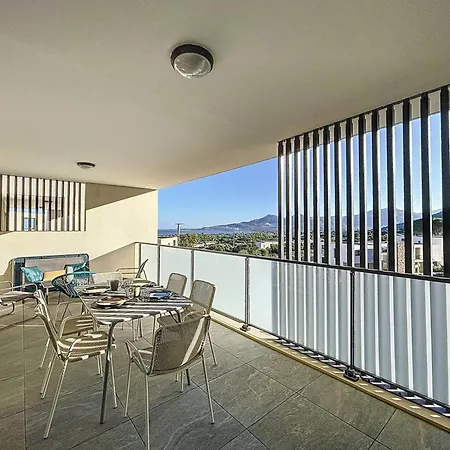 T3 Moderne Avec Grande Terrasse Et Cuisine Equipee - Fr-1-719-20